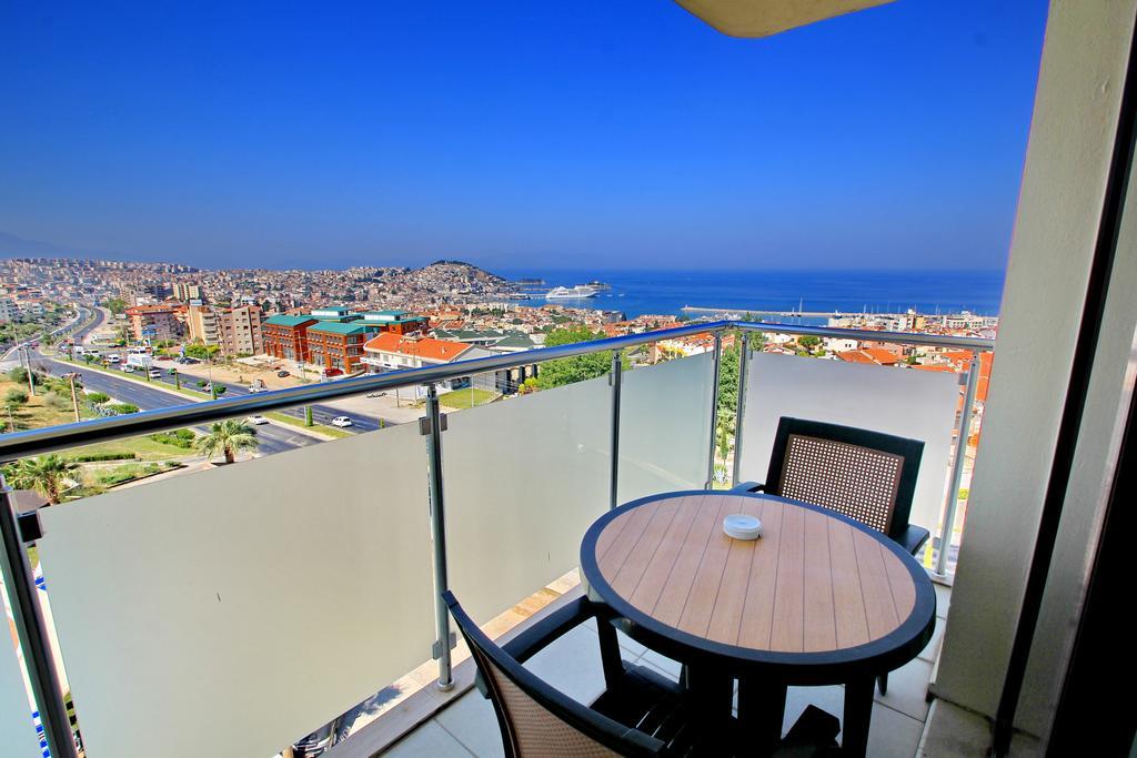 Royal Palace Kusadasi Hotel Kusadası Quarto foto