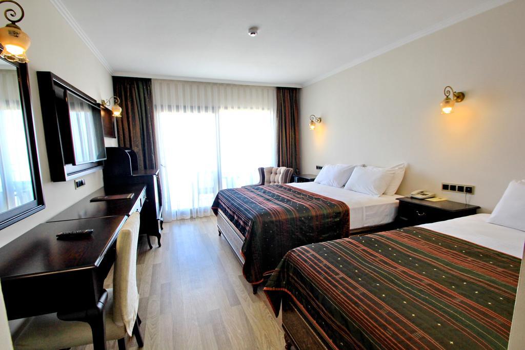 Royal Palace Kusadasi Hotel Kusadası Quarto foto